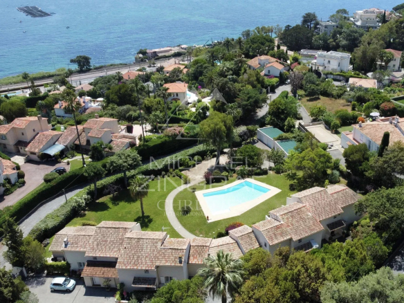 Proche Cannes – Villa mitoyenne avec vue mer