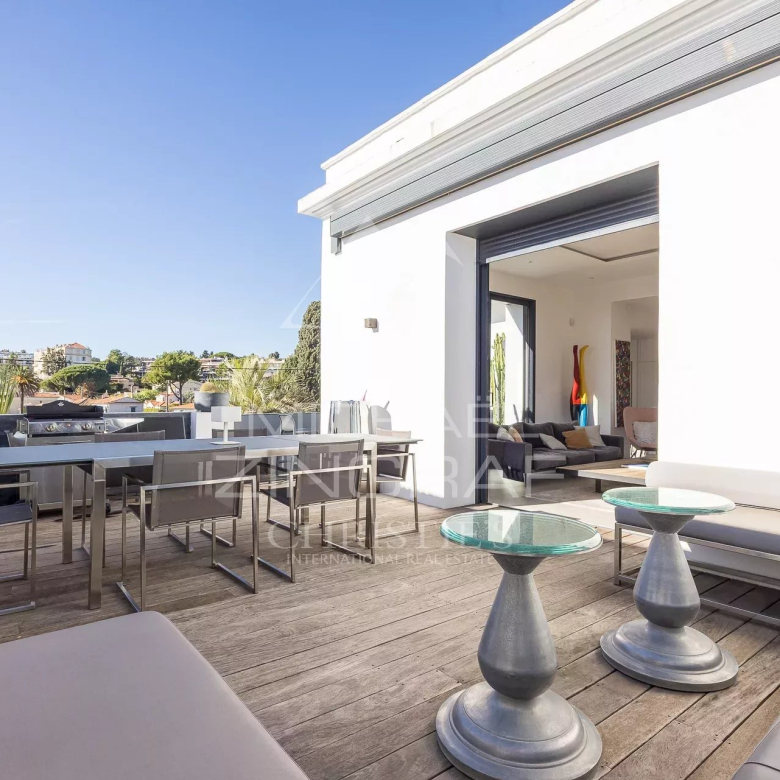 Antibes – Villa – Gated Estate