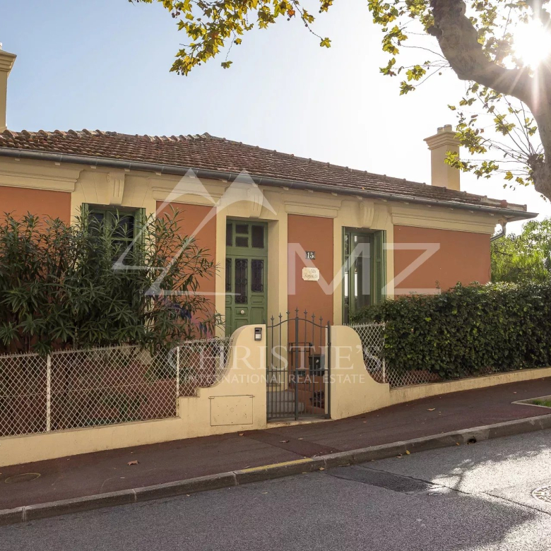 Unique – Centre ville de Cannes – proximité immédiate commerces