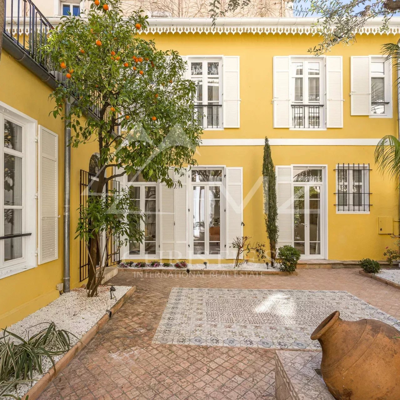Near Cannes – Le Cannet Town Hall – Private Mansion