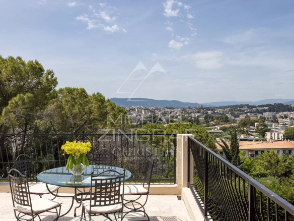Cannes – Oxford – Vue panoramique ville