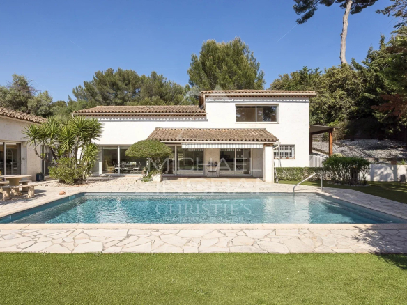 Antibes – Saint-Maymes – Closed Estate