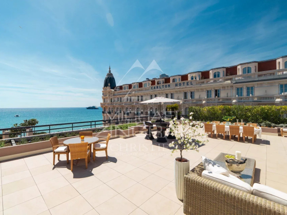 EXCLUSIVITE-CANNES APPARTEMENT D’EXCEPTION  DANS UNE RESIDENCE DE STANDING