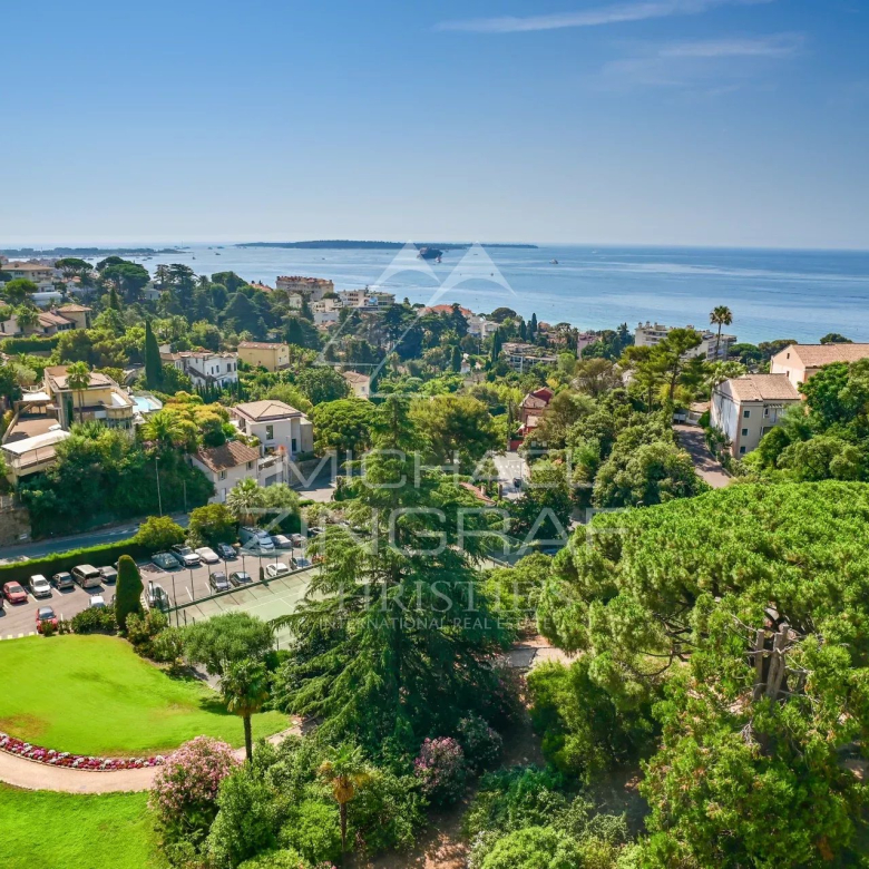 Magnificent 2-bedroom apartment – ​​Luxury renovation – Cannes La Croisette