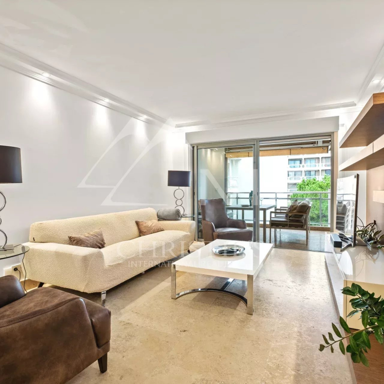 Rare, Penthouse a rénover – Cannes – Vue panoramique