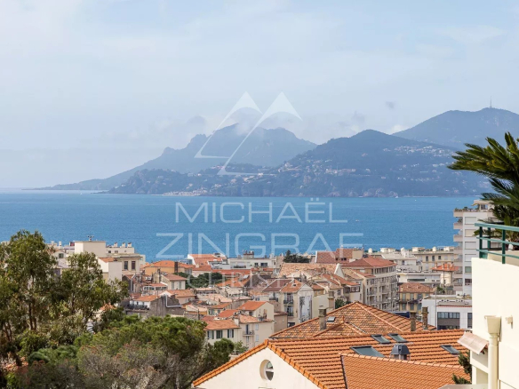 Rare, Penthouse a rénover – Cannes – Vue panoramique