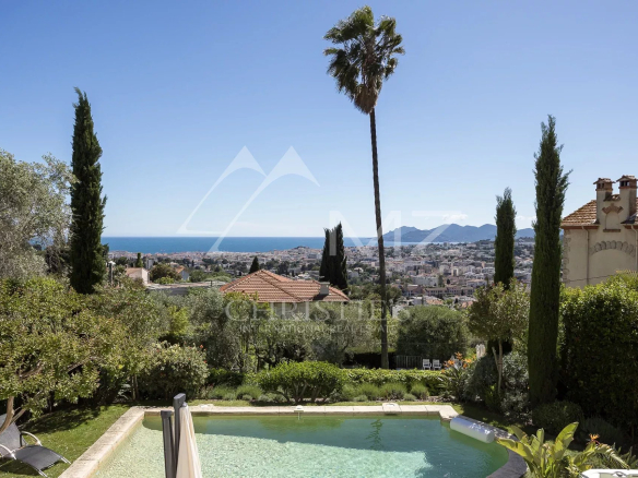 Luxury real estate photo | Charming Properties