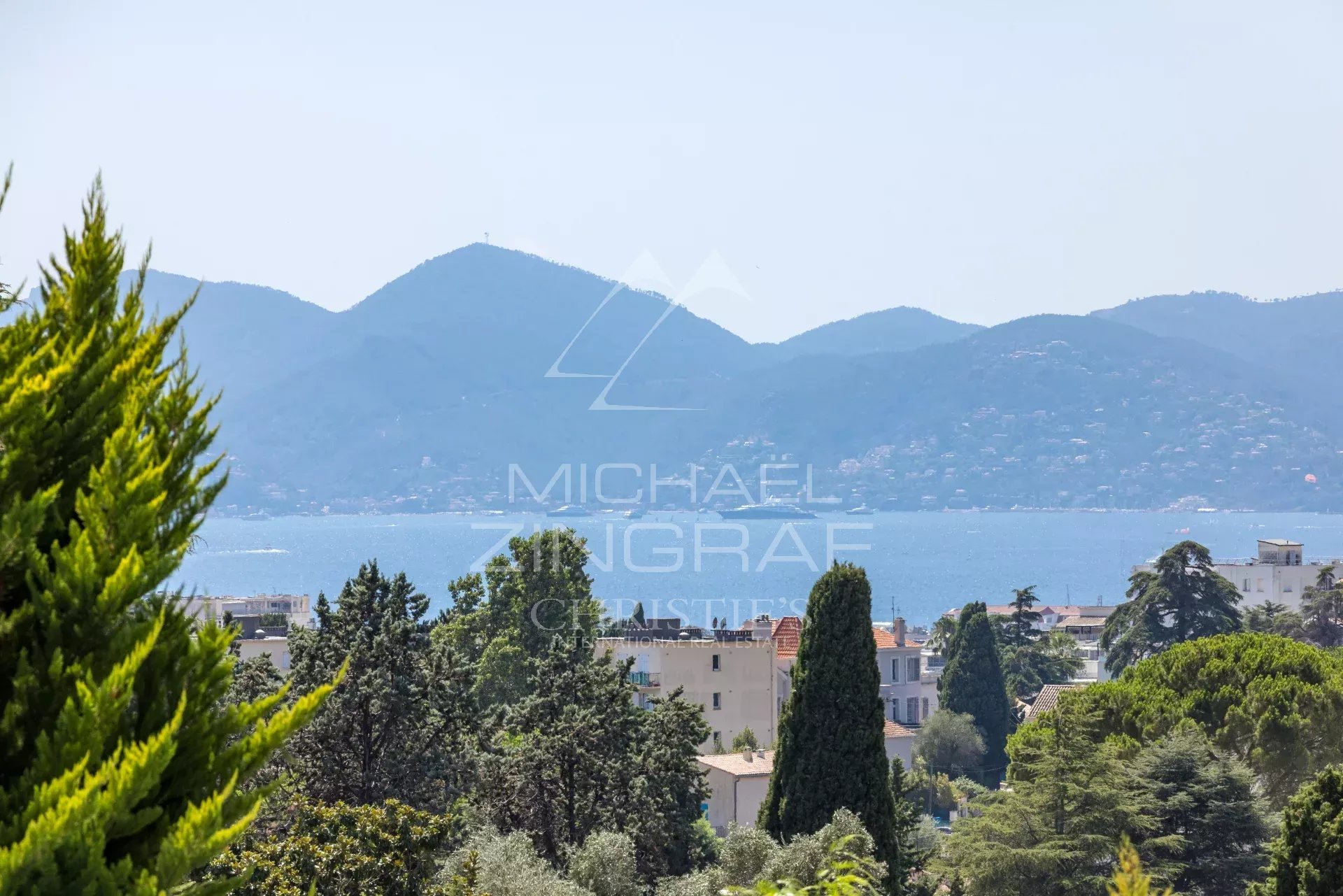 Unobstructed view of the sea and the Esterel massif from a property in Cannes.