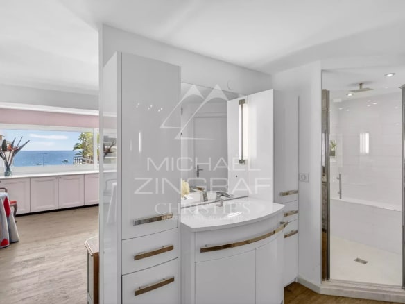 Modern bathroom with sea view, apartment in Cannes.