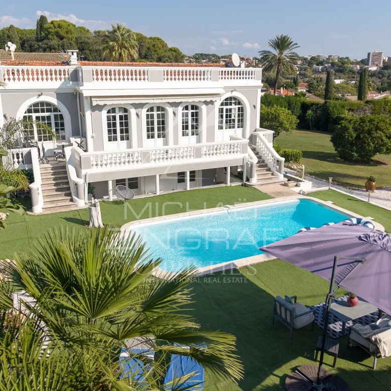 Luxury real estate photo | Charming Properties
