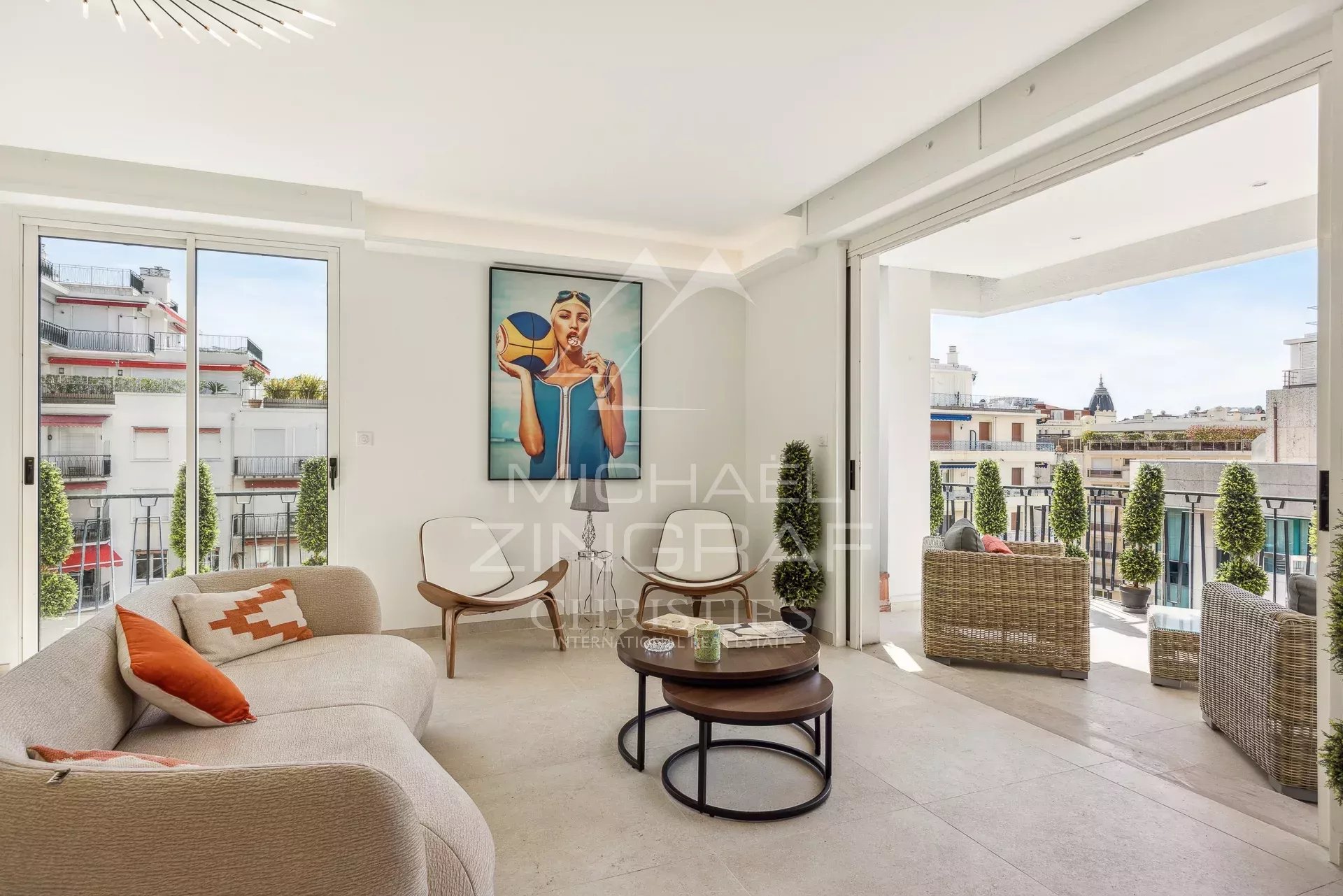 Appartement 3 pièces rénové à Cannes Appartement rénové de 78m2 à Cannes avec salon lumineux et terrasse.