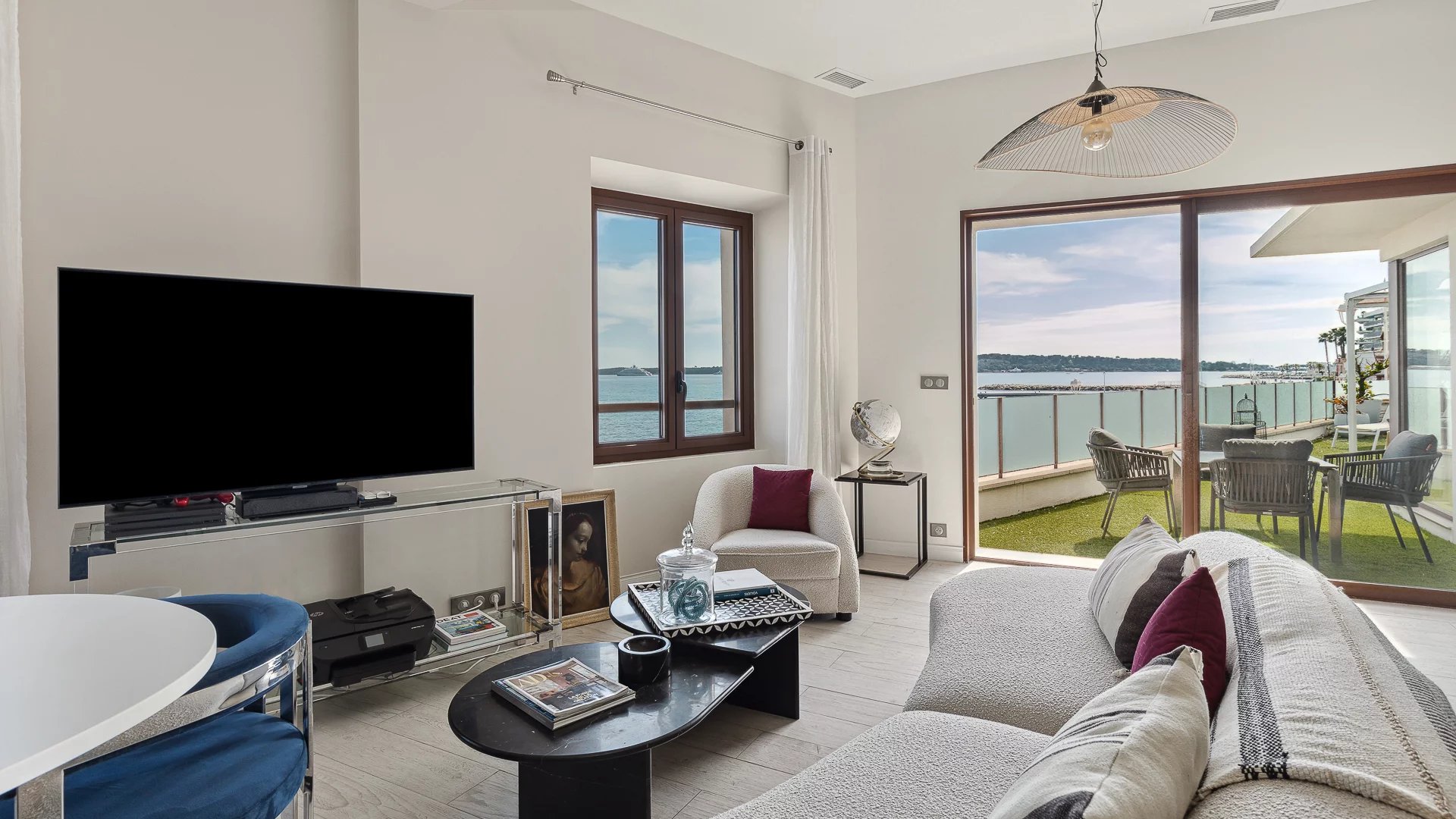 Bright living room in Cannes Interior of a renovated house in Cannes with sea view, bright and modern living room.