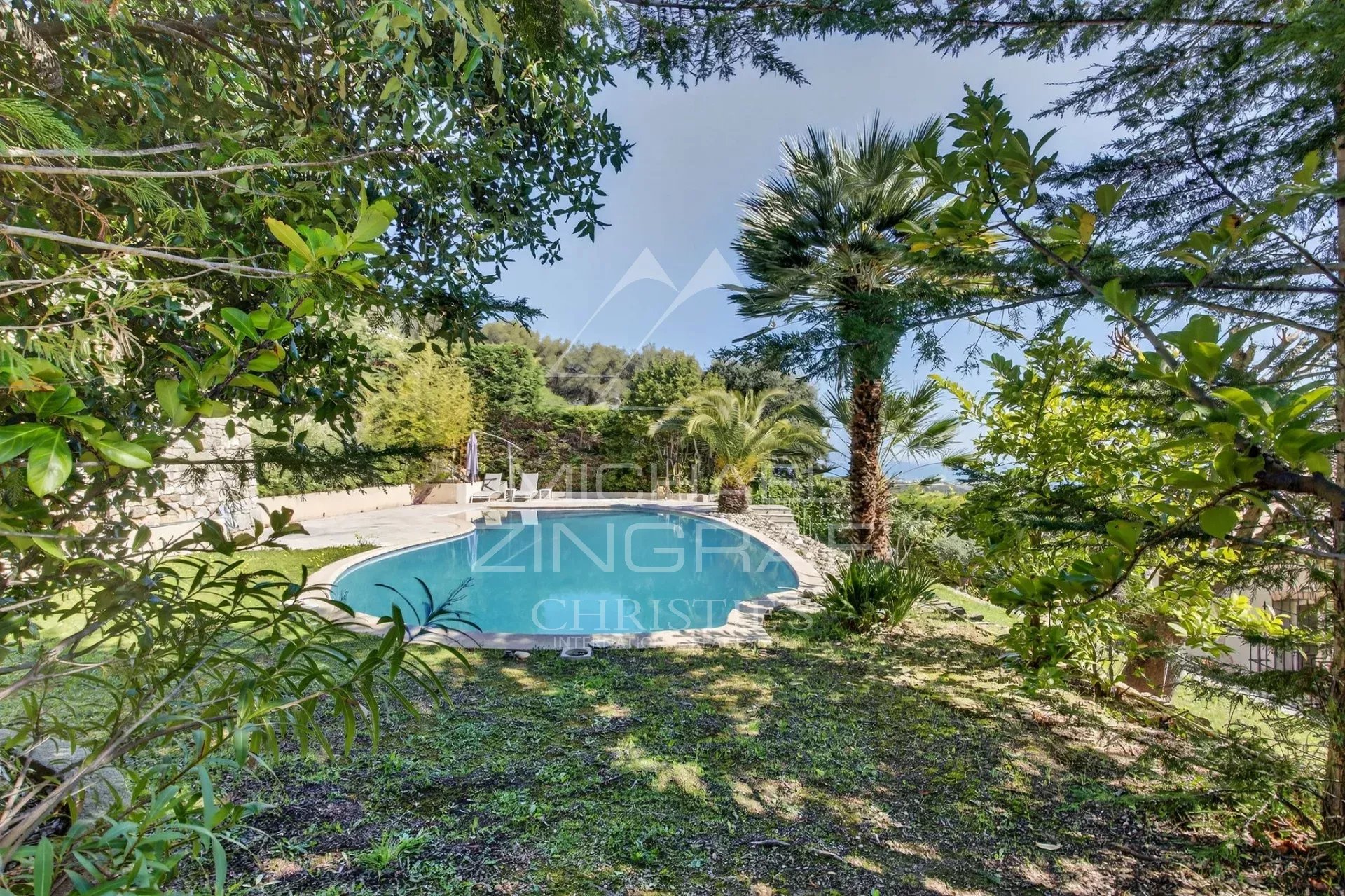 Charming stone villa in Vallauris Stone villa with swimming pool and sea view in Vallauris