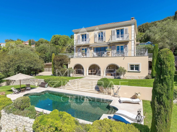 Propriété de style toscan avec piscine et vue sur la baie de Cannes, située à Basse Californie.