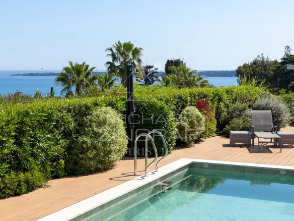 Luxury real estate photo | Charming Properties