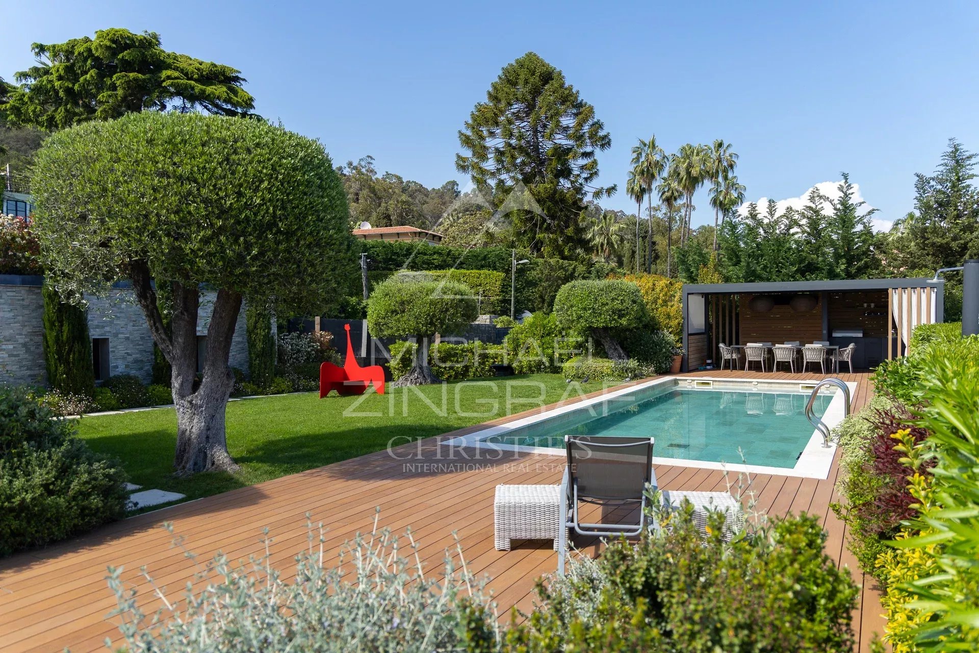 Modern villa in Cannes Eden Modern villa with swimming pool and garden in Cannes Eden, panoramic sea view.