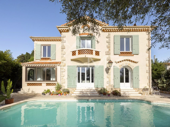 Juan les Pins – Villa Art déco – A pied des plages