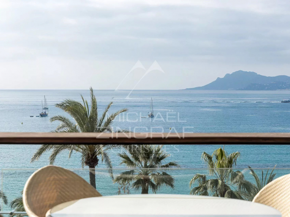 EXCLUSIVITÉ – 2 Pièces Cannes Croisette Vue Mer