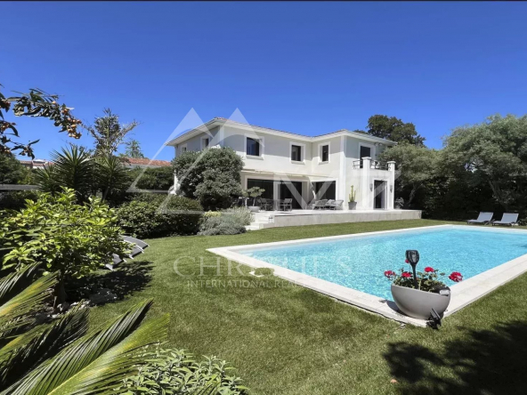 Near Cannes – Juan-les-Pins – Modern villa within walking distance of the beach