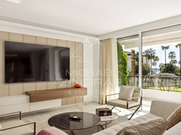 Cannes Croisette – Splendide Appartement 3 Pièces avec Terrasse et Vue Mer