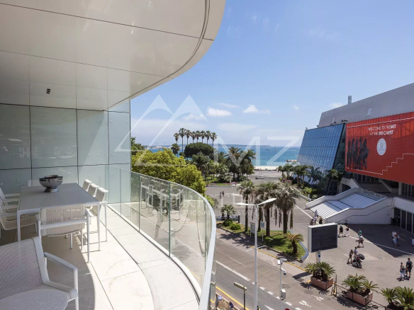 Cannes – Croisette – Exceptionnel appartement 5 chambres