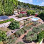 For sale – Charming renovated house with swimming pool and large landscaped grounds