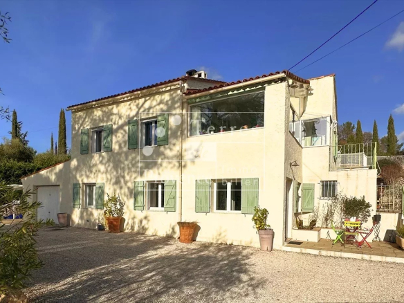 Rare à Cotignac : maison au calme + piscine + possible appartement indépendant