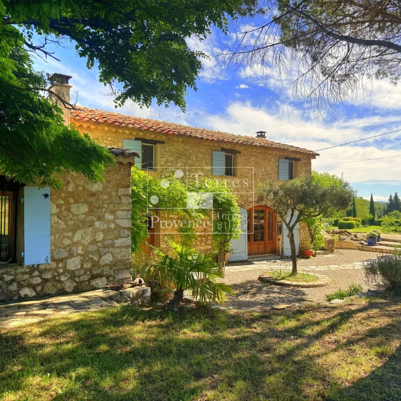 Maison bourgeoise avec piscine à Tourtour