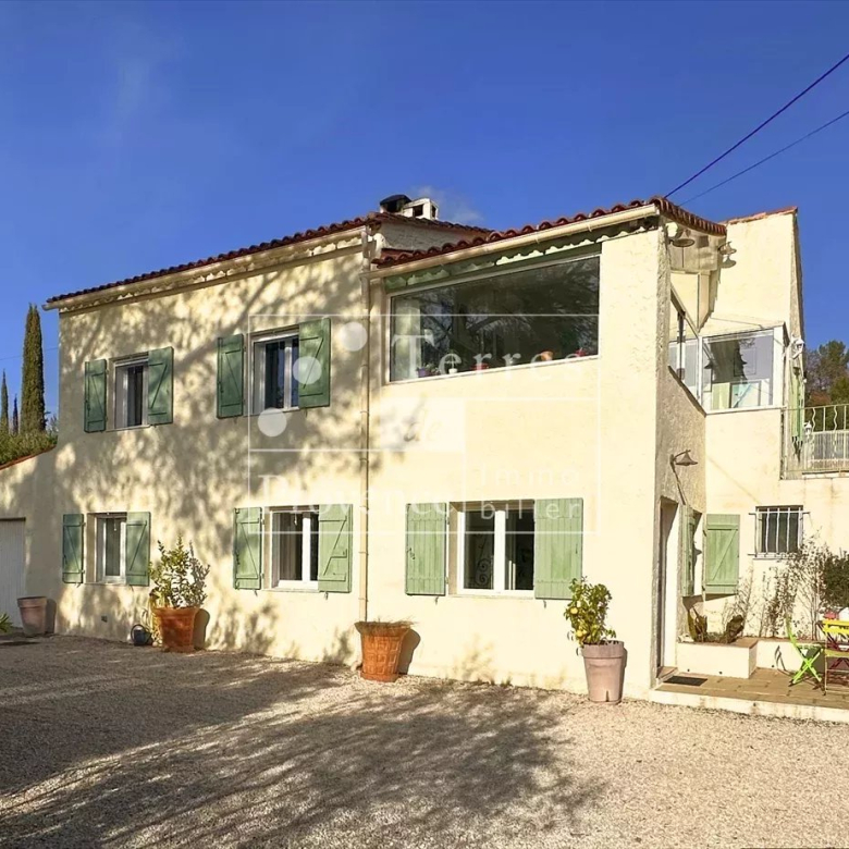 Apartment near Monaco in a recent building