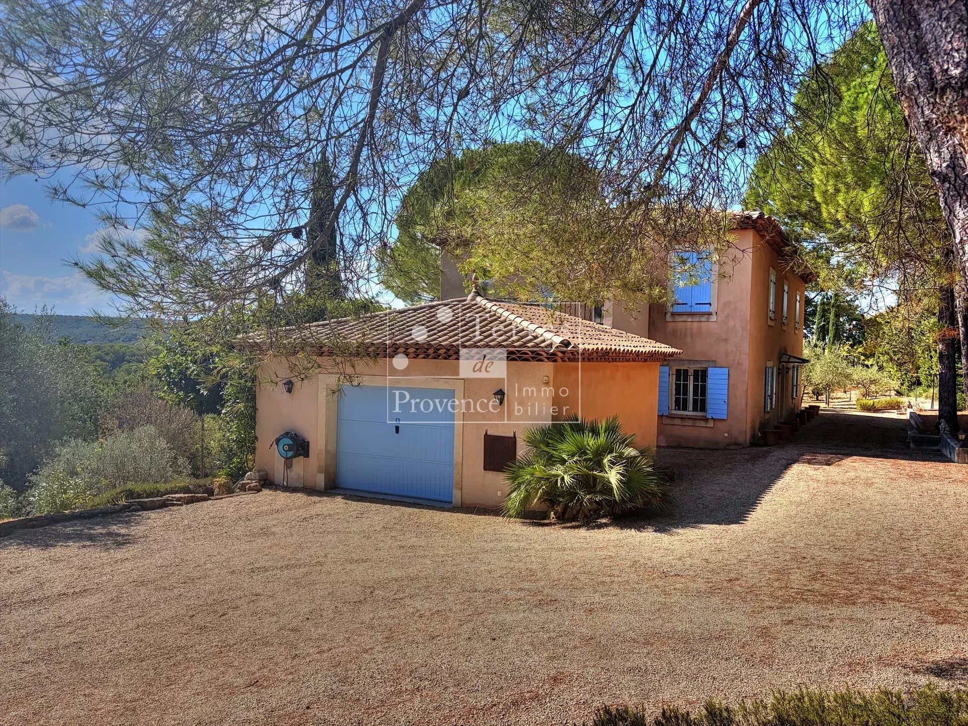 Provençal country house in Lorgues Elegant Provençal country house with garage, surrounded by trees in Lorgues