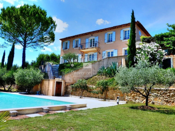 Provençal country house with swimming pool and garden in Lorgues, view from the property.