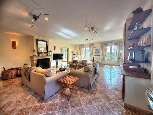 Interior of a Provençal country house with a spacious living room and high ceilings, Lorgues