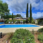 For sale in AUPS - charming villa with independent pool &amp; lodgings!