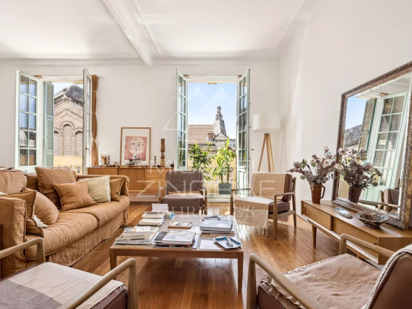 CARRÉ D’OR – 4/5 PIÈCES – DERNIER ÉTAGE – NICE