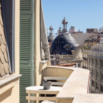 Golden square - 4/5 rooms - top floor - Nice