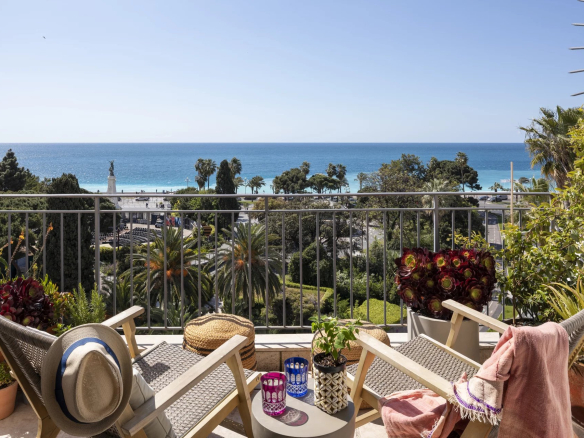 EXCEPTIONNEL DERNIER ÉTAGE AVENUE DE SUEDE