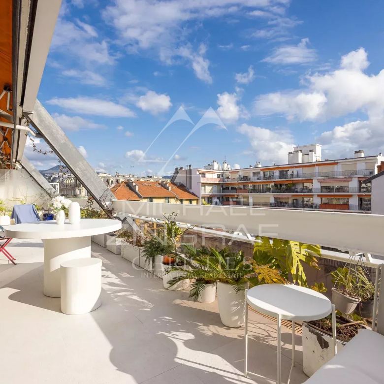 Nice – Collines – Propriété vue mer panoramique