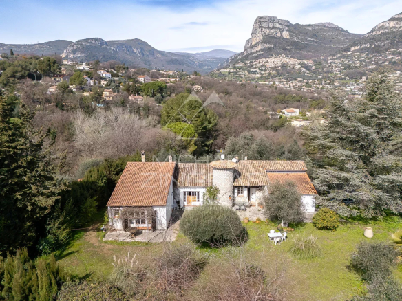 Proche Nice – Superbe opportunité dans un écrin de verdure