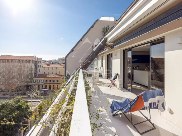 EXCEPTIONNEL APPARTEMENT AVEC TERRASSE AU COEUR DU CARRÉ D’OR DE NICE