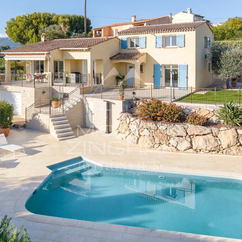Near Saint-Paul-de-Vence – Charming family property
