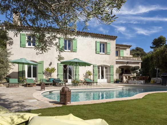 Proche Saint-Paul-de-Vence – Charmante propriété familiale