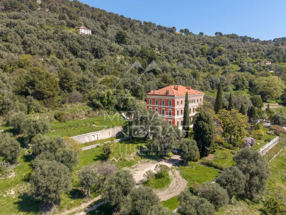 Nice – Propriété historique vue mer panoramique