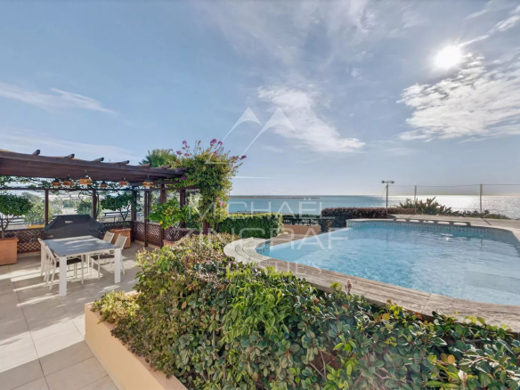 Proche Nice – Penthouse d’exception avec piscine privative face à la mer
