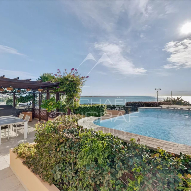 Exceptional villa, 313 m² – Self-sufficient, ultra-connected, and completely private – Le Cannet