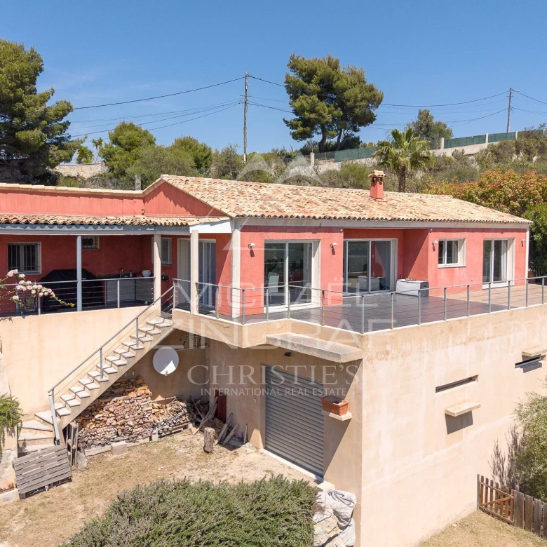 Nice – Saint-Roman de Bellet – Superbe propriété avec piscine et vue panoramique