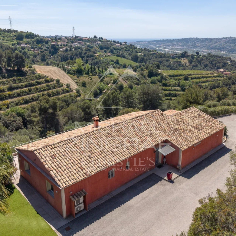 Semi-detached house of 110 m² with swimming pool in Mougins