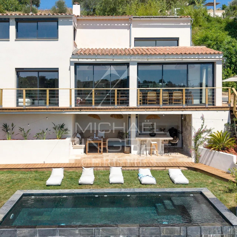 SOLD Co-Exclusive Listing – Roquefort les Pins – 3 rooms in perfect condition – Swimming pool – Panoramic view