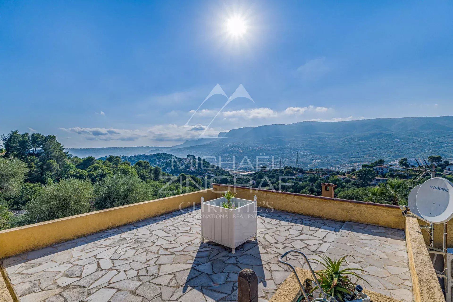 Family property in Colomars Unobstructed views of the hills and mountains from a property in Colomars.