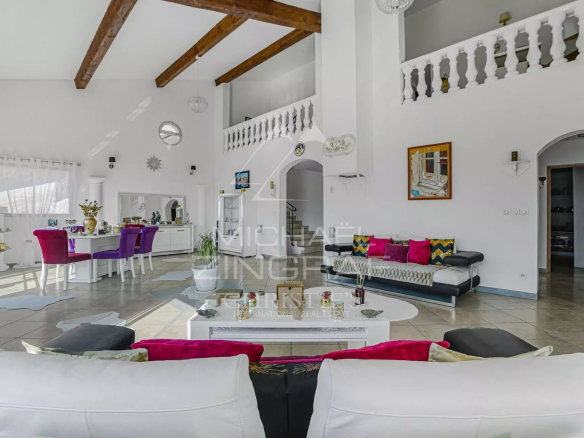 Interior of a modern property in Colomars with a bright living room and contemporary furniture.