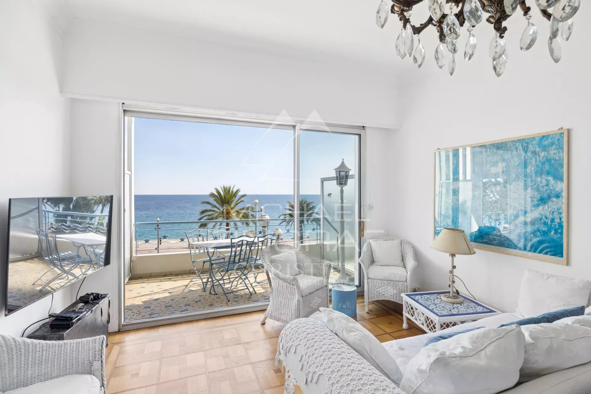 Apartment with sea view in Nice Bright living room of an apartment with a view of the Mediterranean Sea, Promenade des Anglais, Nice.
